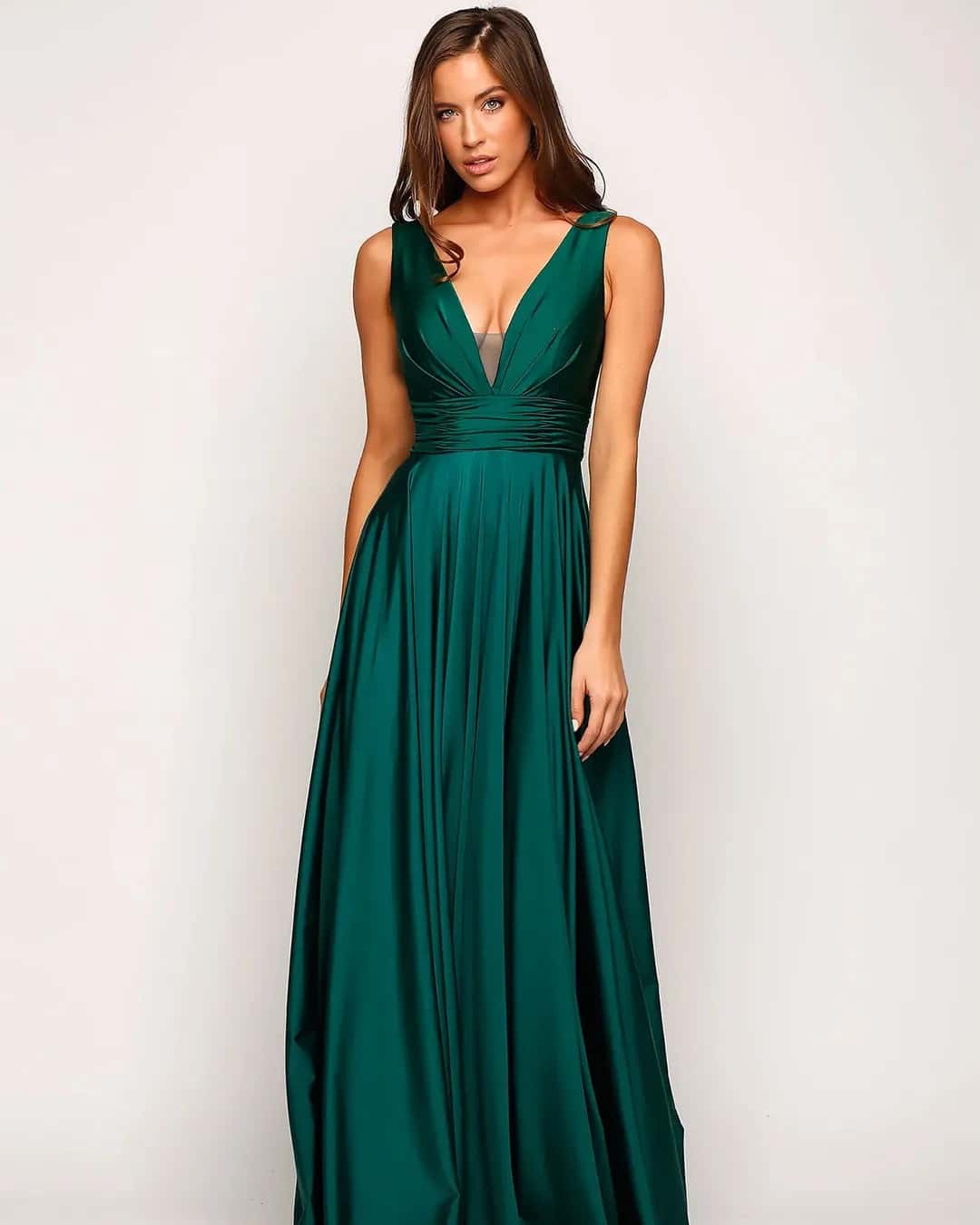 In which cases will long emerald green bridal party look the most perfect?