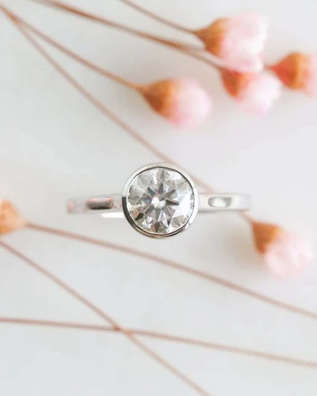 Rings With Round Cut Moissanite