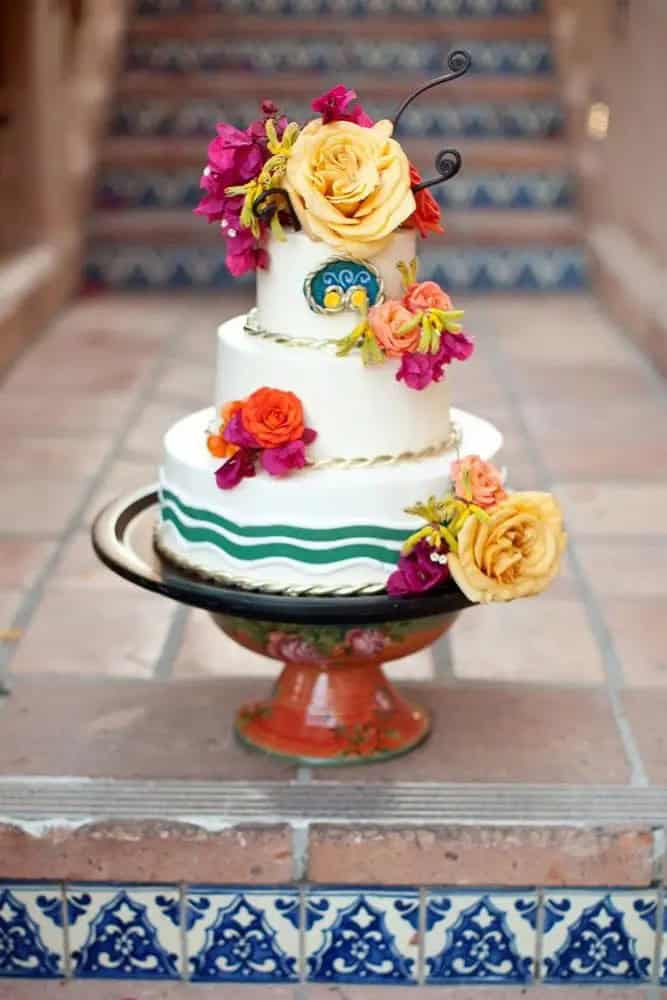 Wedding Cakes With Ornament Decor