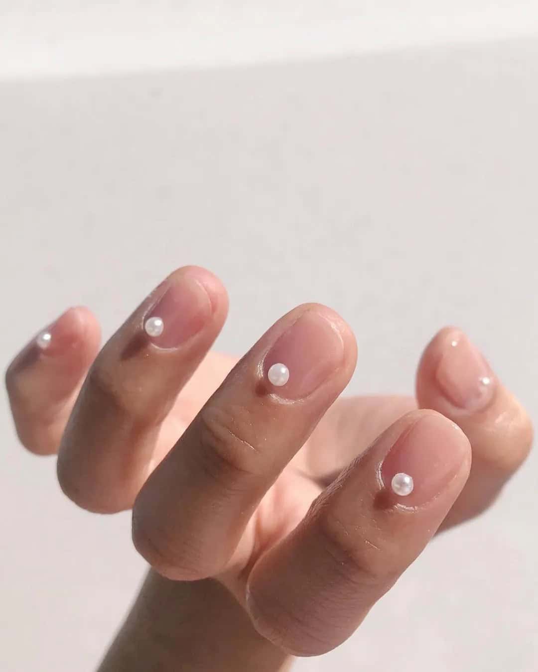 Nail Design With Pearls