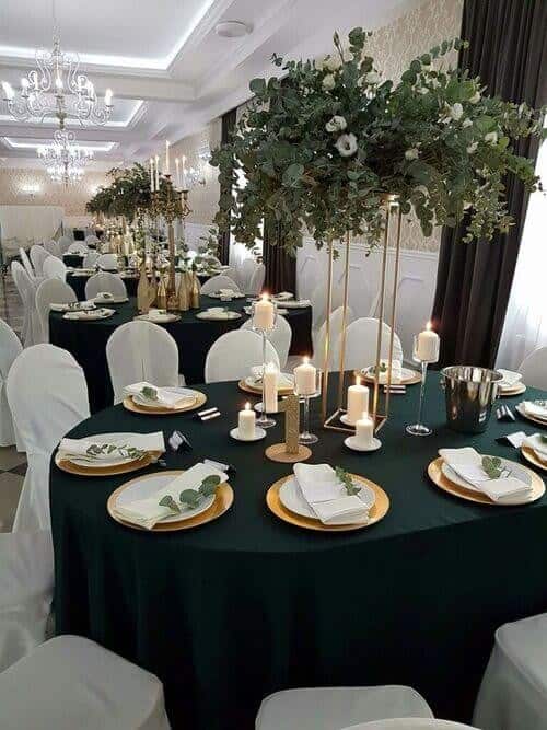 Floral centerpieces and tablecloths