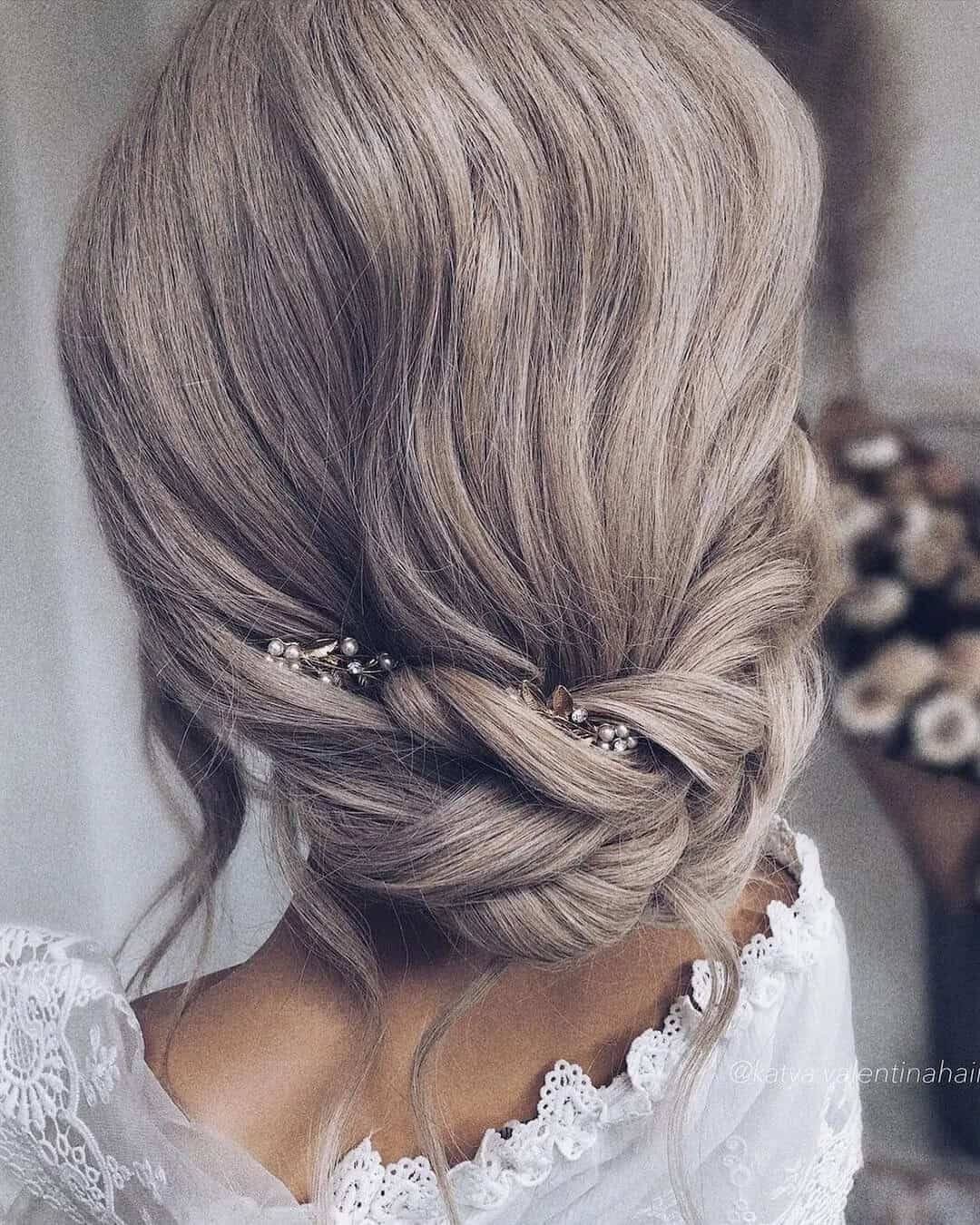 Slightly Messy Hairstyles for Mother Of The Bride