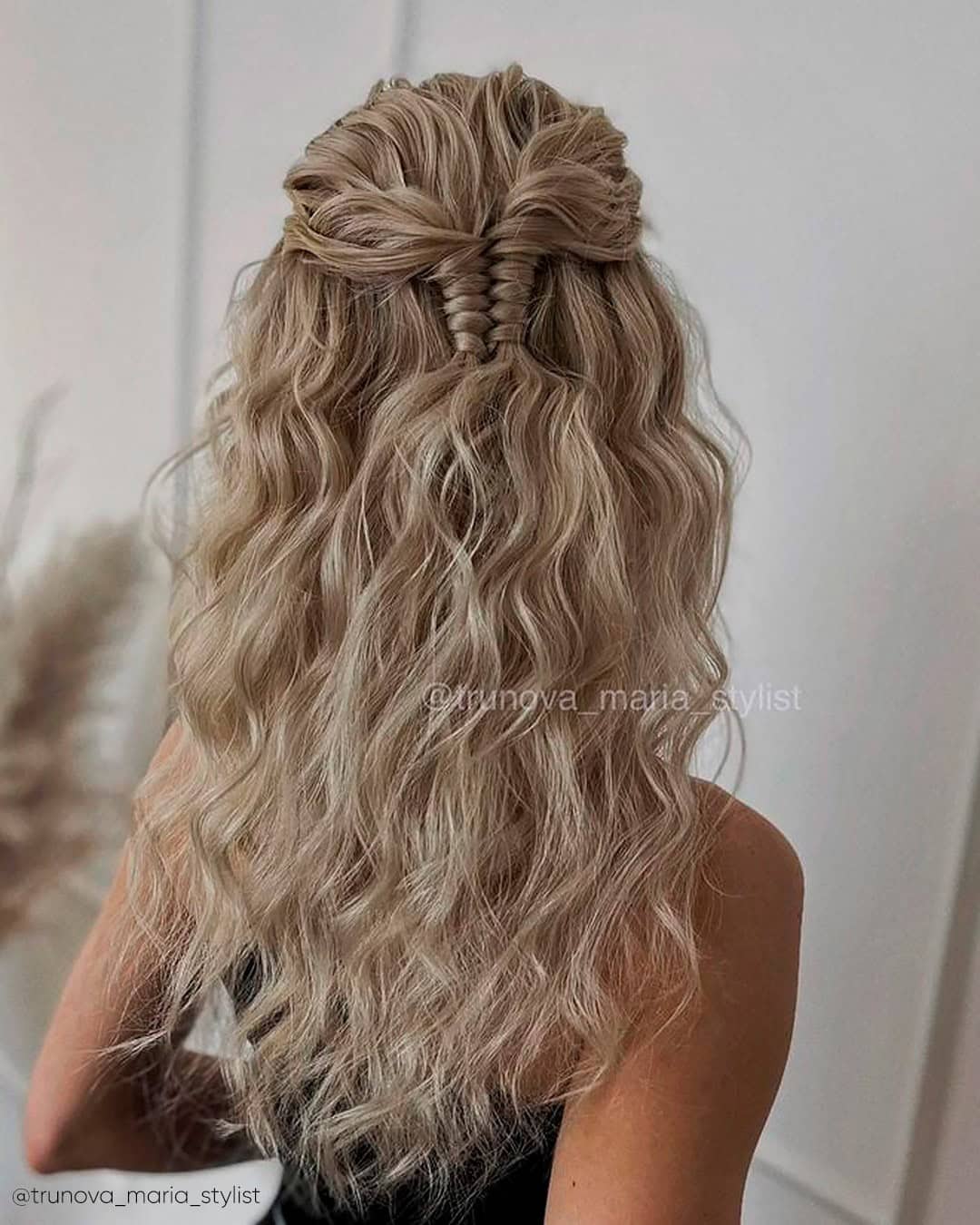 Curly Hairstyles For Wedding Guests