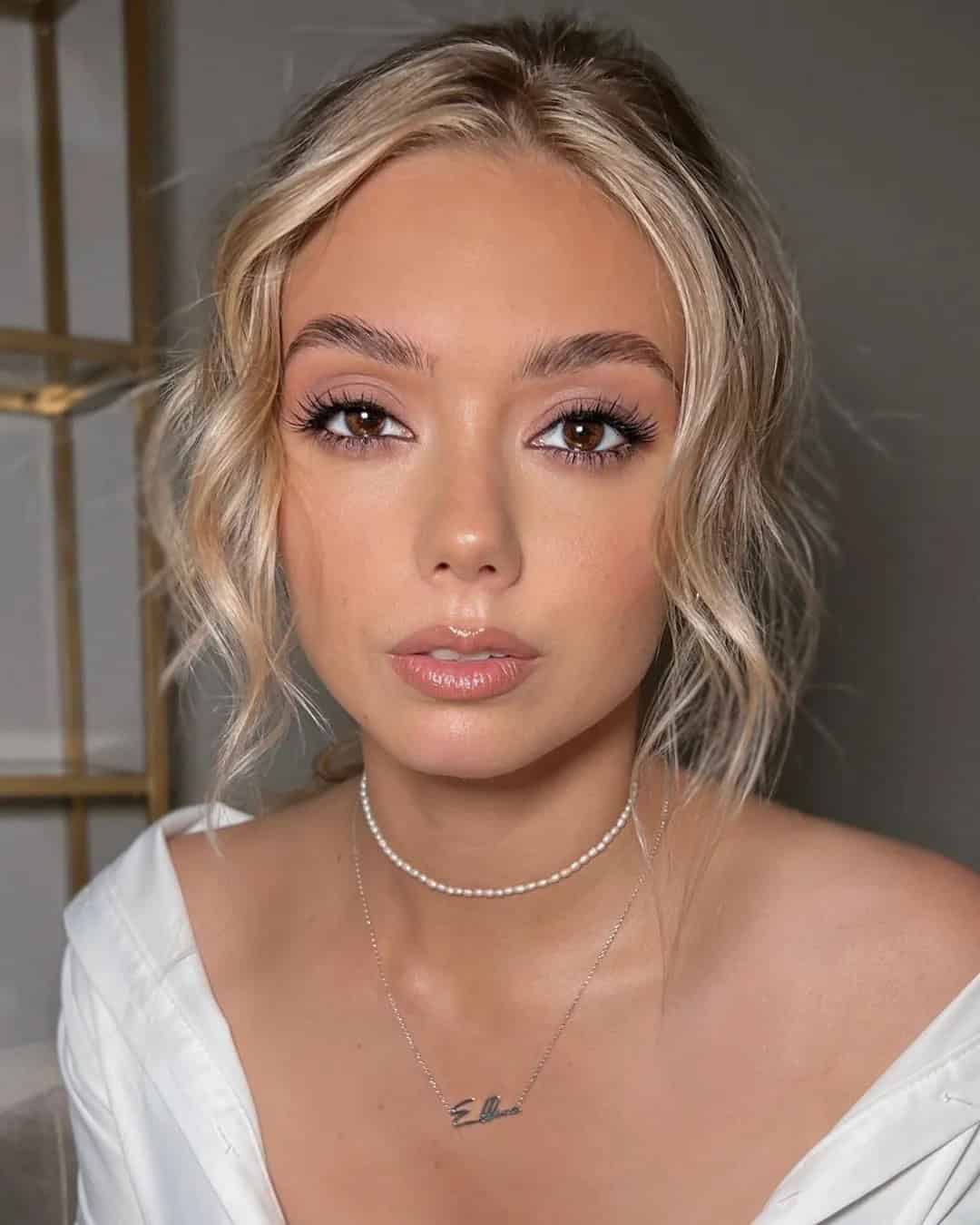 Simple Makeup For Brides With Glasses