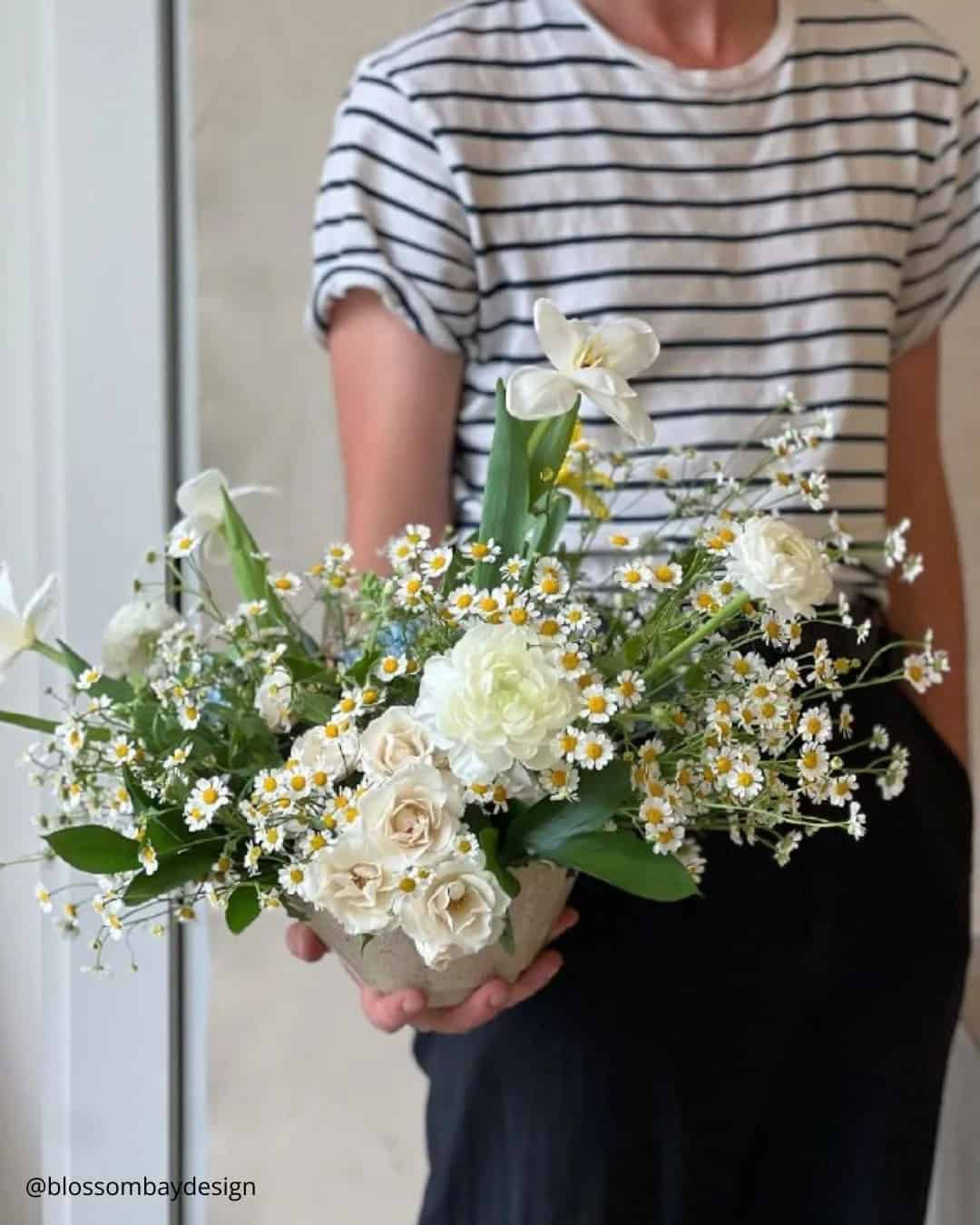 Lovely Wedding Bouquets With Daisies