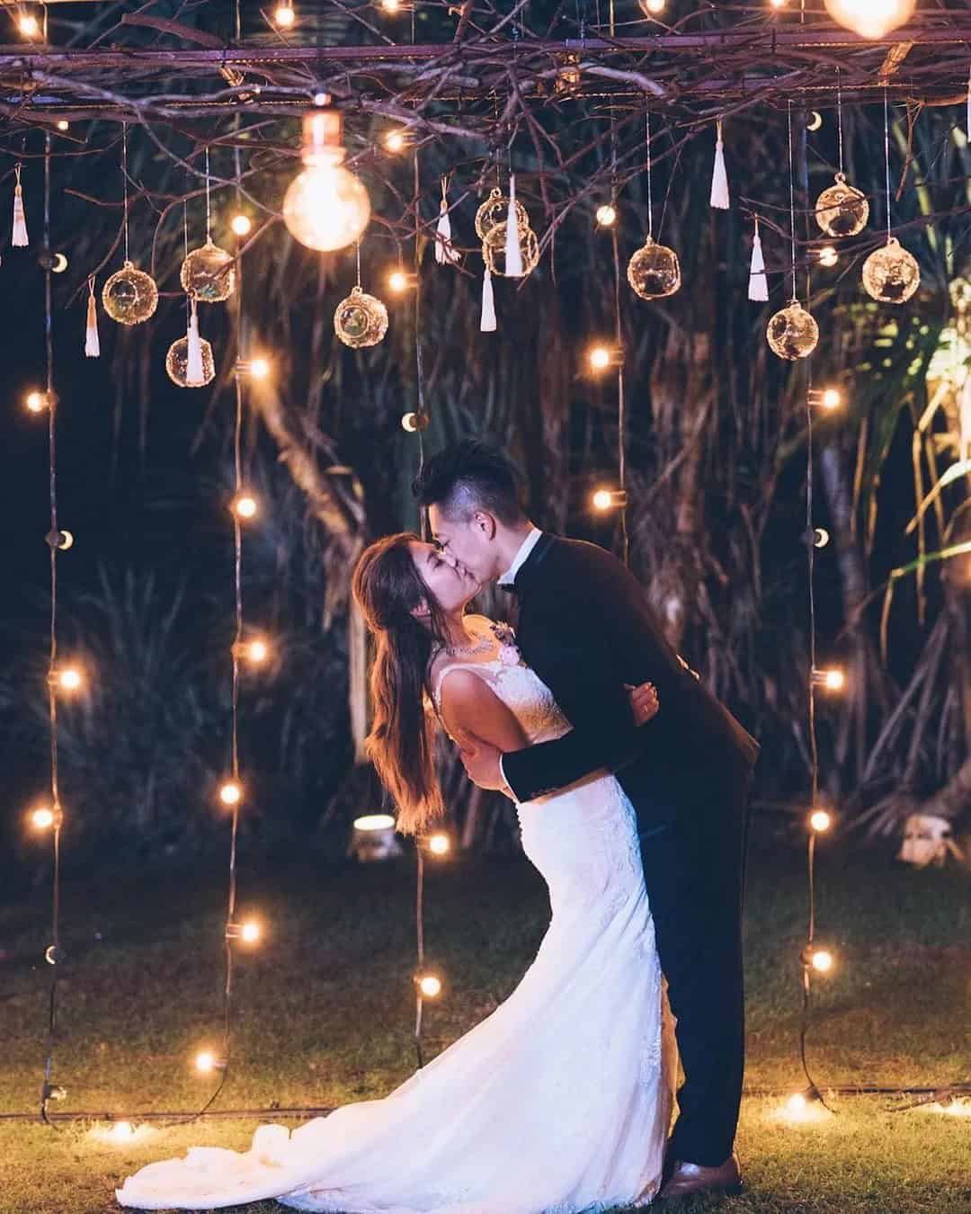 Incredible Night Wedding Photos With Lights