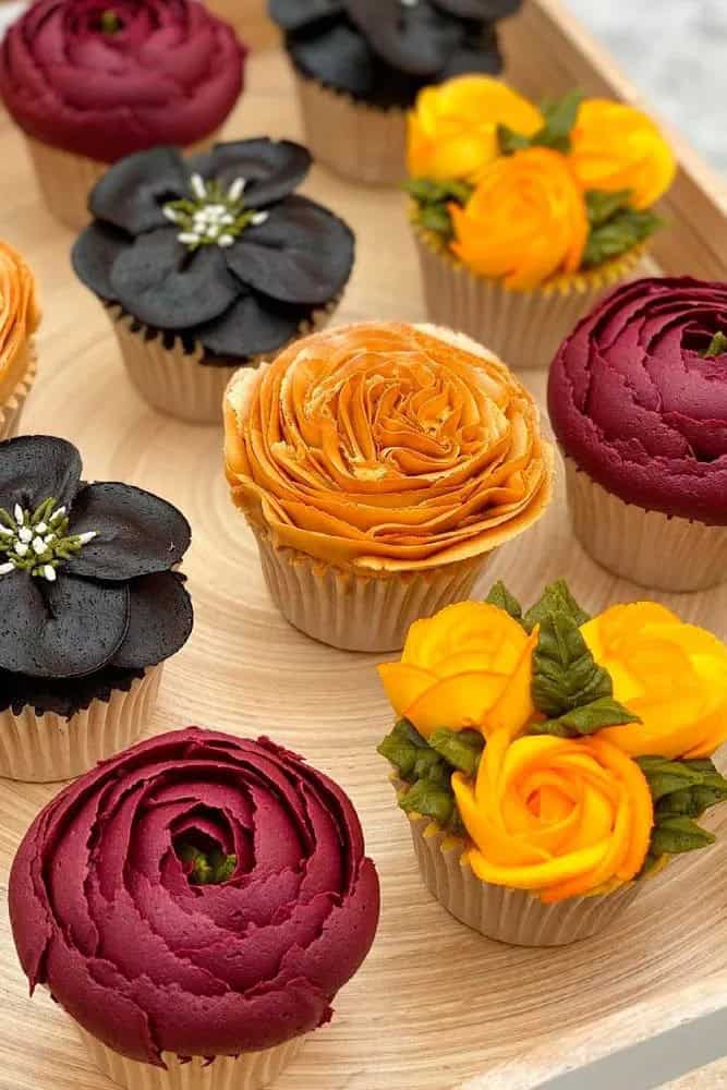 Color Accent For Cupcake With Flowers Toppers