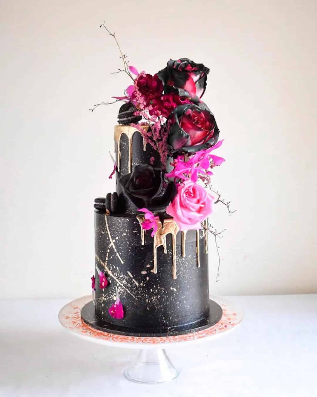 Modern Drip Cakes With Golden Details