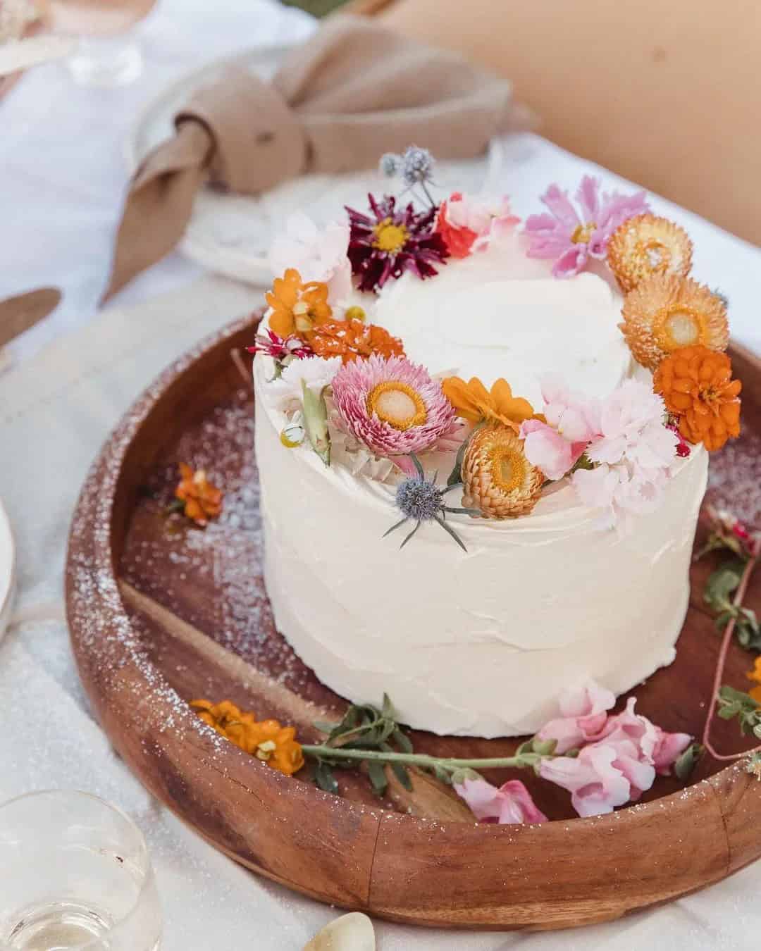 Classy White And Ivory Mini Wedding Cakes