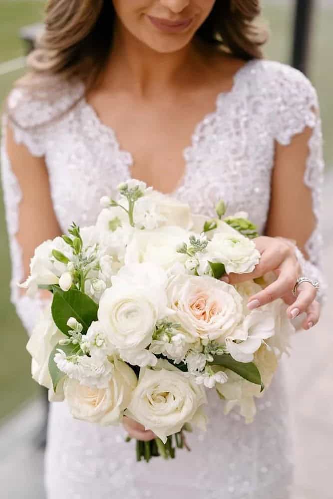 “Wedding Bouquets With Roses