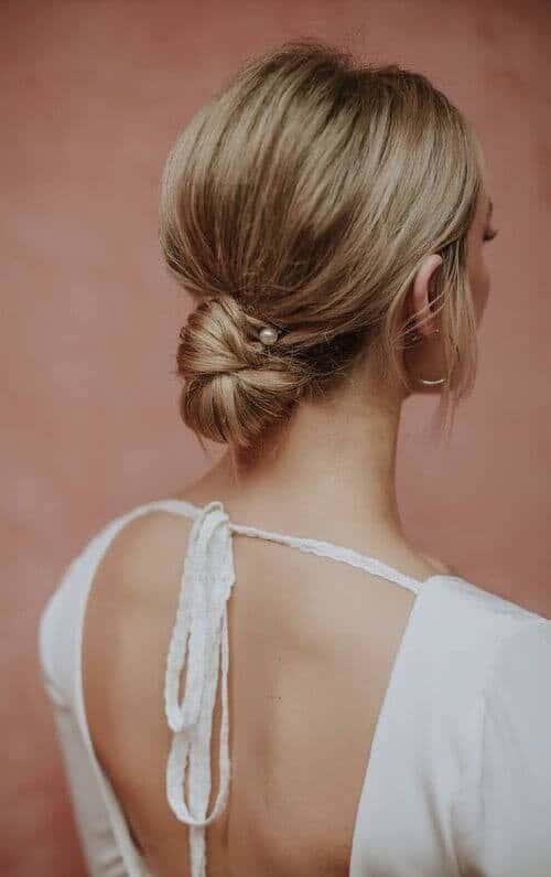 Knotted bun